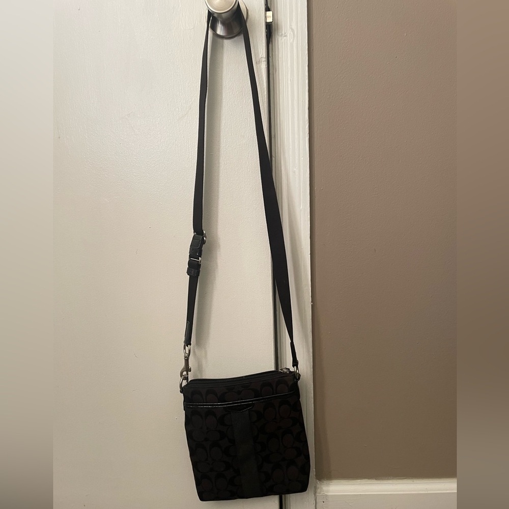 Coach purse crossbody - Picture 3 of 3